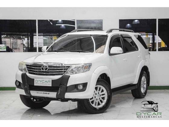 TOYOTA HILUX SW4 2.7 SR 4X2 16V FLEX 4P MANUAL TOYOTA HILUX SW4 2.7 SR 4X2 16V FLEX 4P MANUAL
